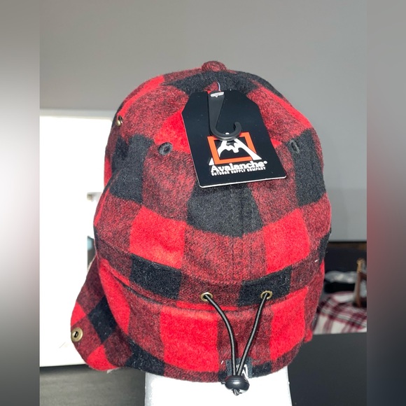 NWT AVALANCHE CAP PLAID Sherpa Lined Trapper  Hat Double STRECH SIZE S/M - Picture 5 of 14
